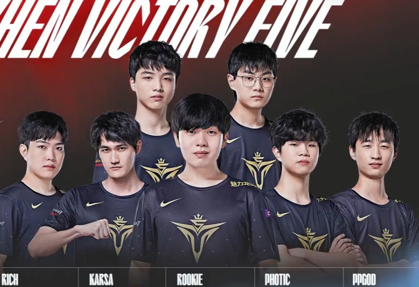 轻轻嗅着花 轻轻嗅着花